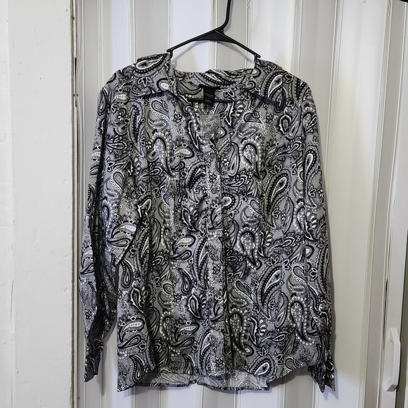 Lane Bryant Black and White Women's Top - Picture 2 of 7